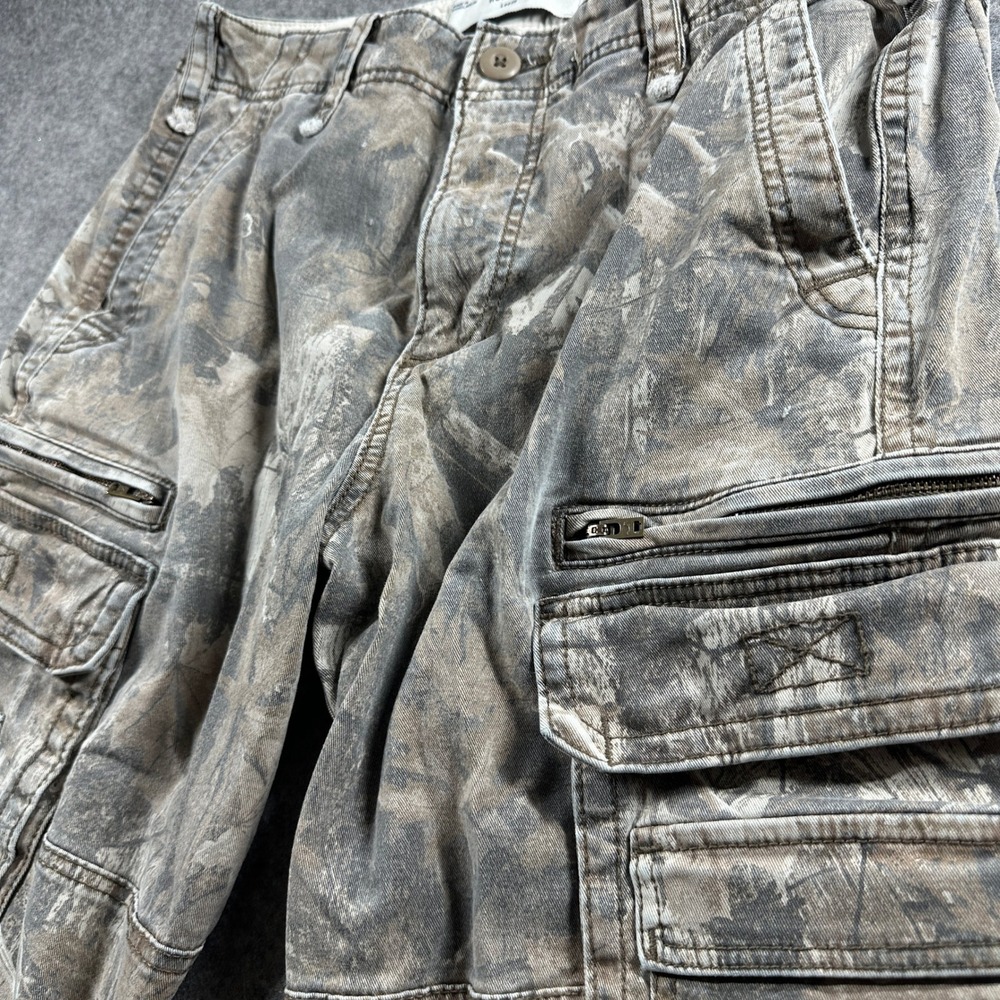 Hollister Cargo Pants Mens 31x26 Camo Mossy Oak Loose Fit Multi Pocket Tactical - Picture 4 of 11
